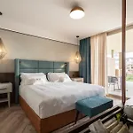 Visionair & Szálloda Senigallia