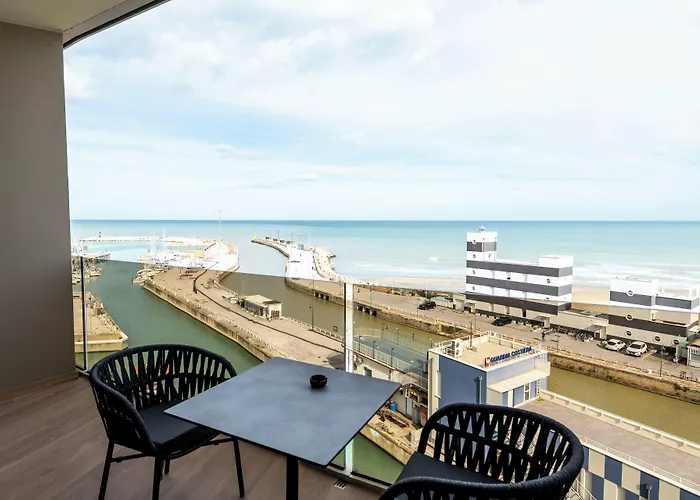 Hotel Visionair & Senigallia
