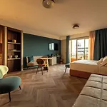 Hotel Visionair &