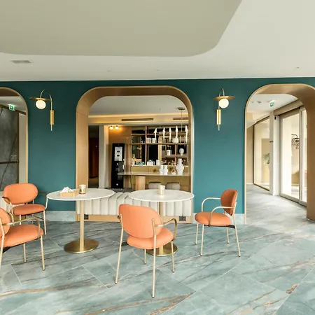 Visionair & Готель 4*