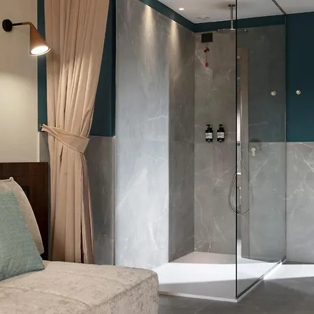 Отель Visionair 4*