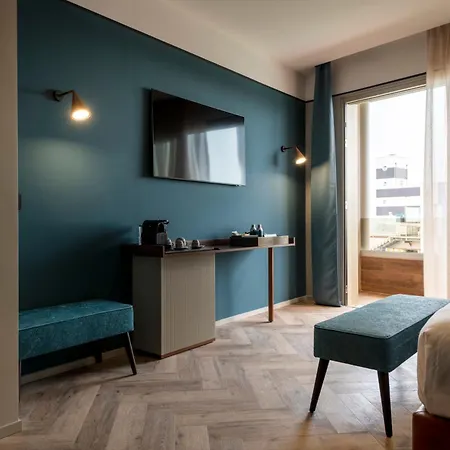 Visionair & Готель 4*