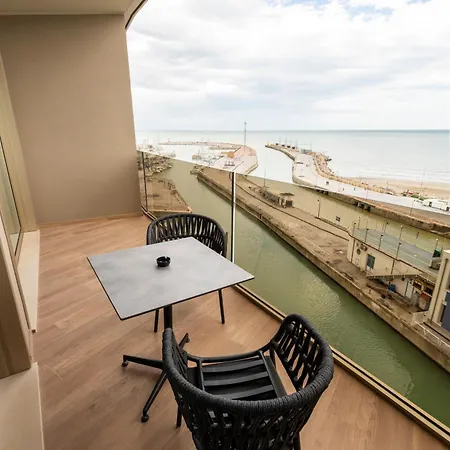 Visionair & 4* Сенігаллія