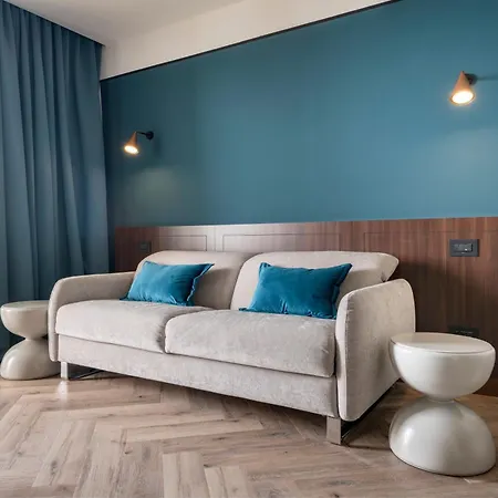 Visionair & 4* Сенігаллія