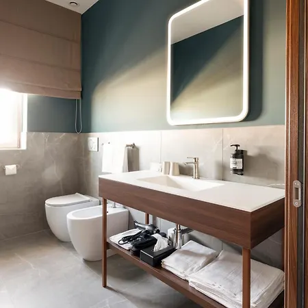 Visionair Hotel 4*