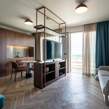 Visionair & 4* Сенігаллія