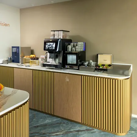 Visionair & Готель 4*