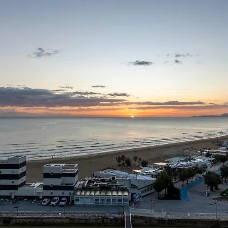 Visionair & Готель 4*