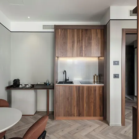 Visionair & Готель Сенігаллія