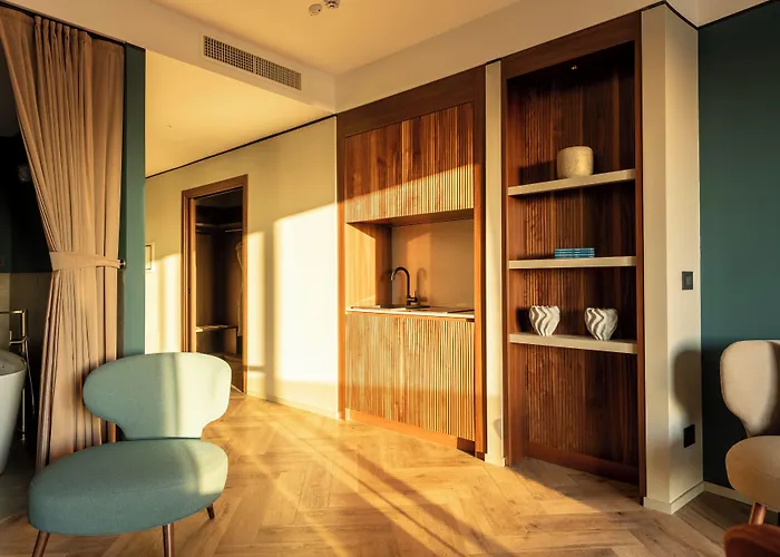 Hotel Visionair & Senigallia